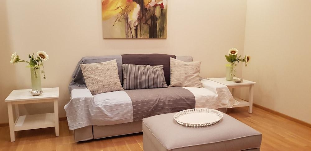 Stylish Urban Apartment By Yha Athena Bagian luar foto